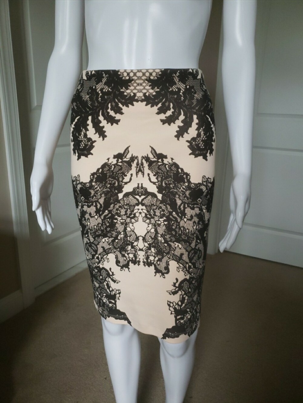 McQ By Aexander McQueen Beige and Black Lace-Print Pencil Skirt